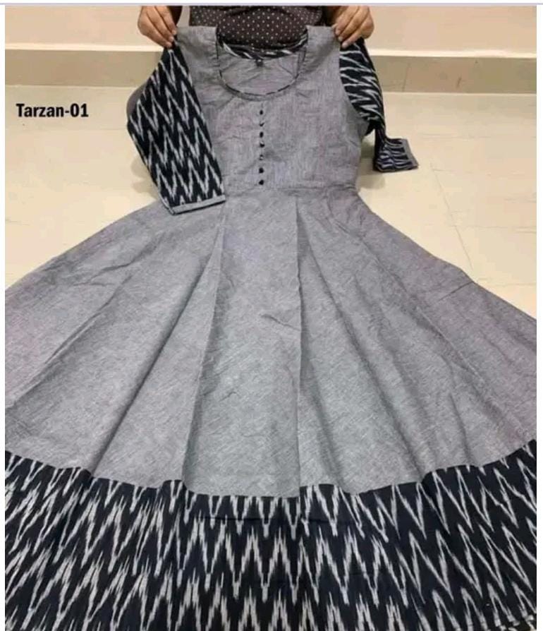 Grey cotton gown with buttoned bodice, flared skirt, black zigzag border