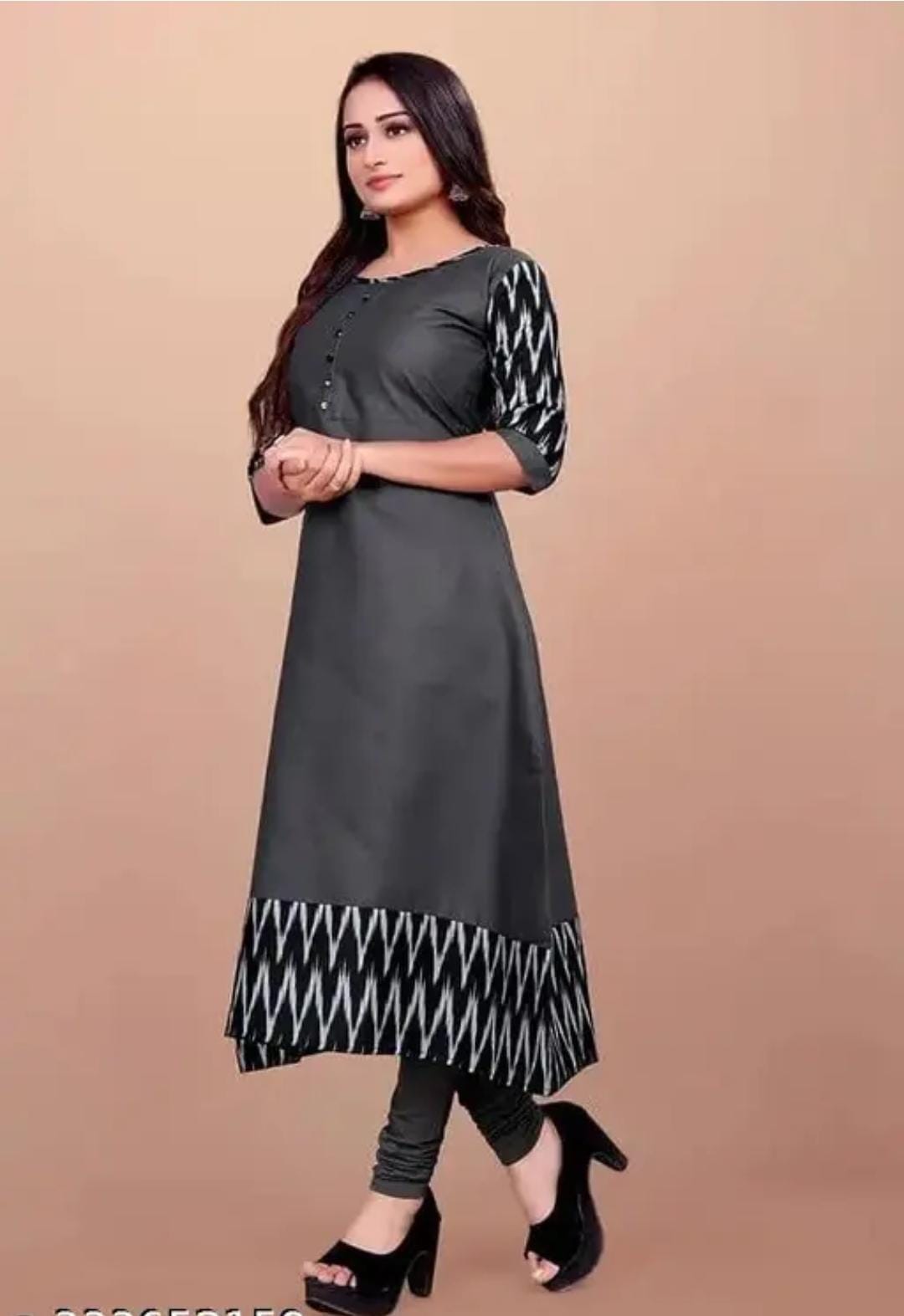 Grey cotton gown with black zigzag sleeves and hem border